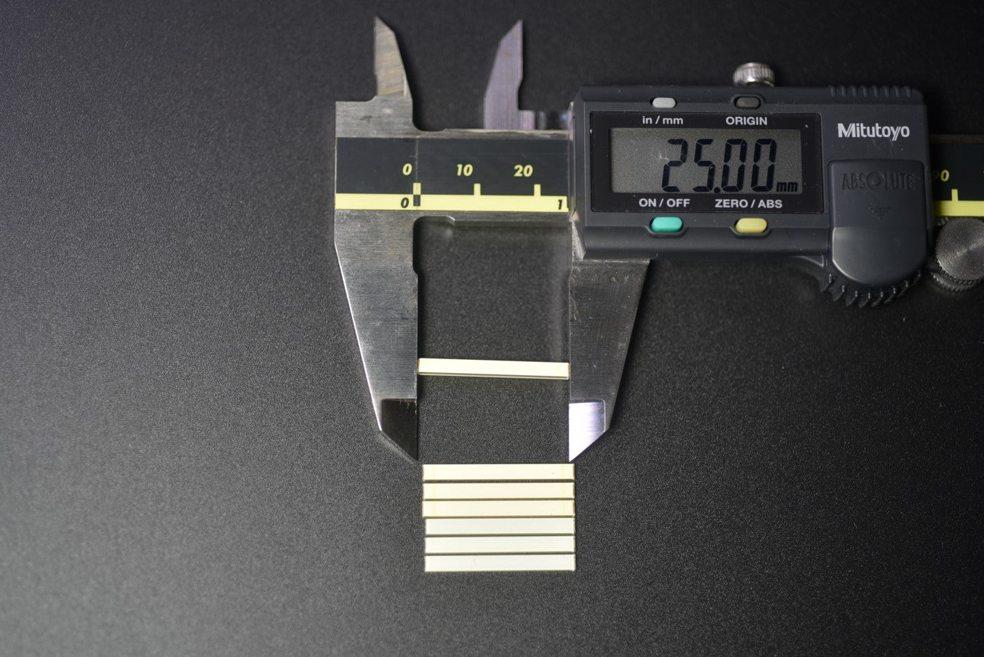 T1.5x3x25Y Yeelow Vial